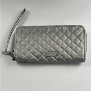 VERA BRADLEY “Silver Pearl” RFID wallet wristlet, NWT….GORGEOUS!!